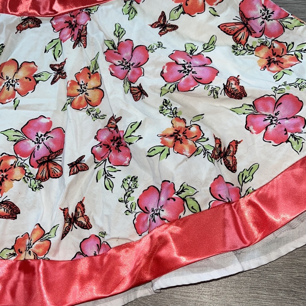 Spring dress - Picture 2 of 3